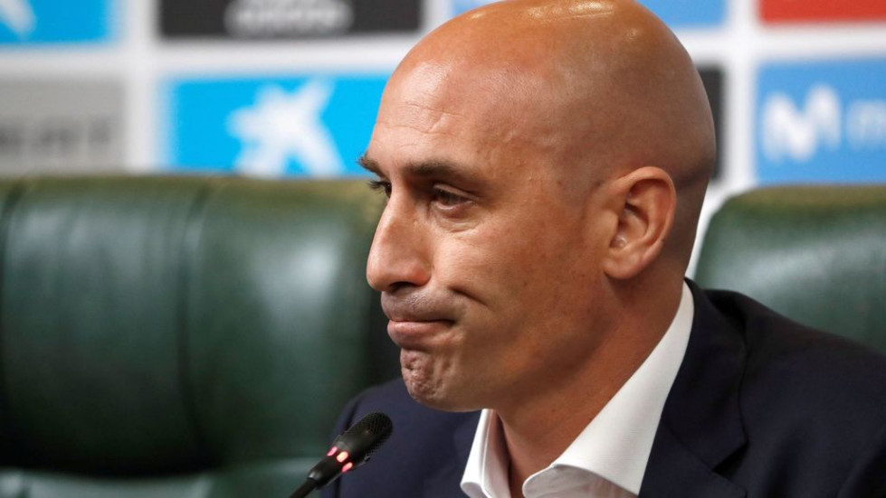 Luis rubiales en sala de prensa